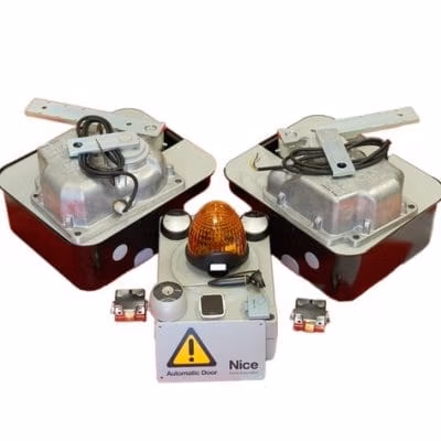KIT COMPOSIZIONE ME3000 220V CON CASSE IN CATAFORESI PER CANCELLI A BATTENTE INTERRATI CON ANTE FINO A MAX 3 MT. NICE