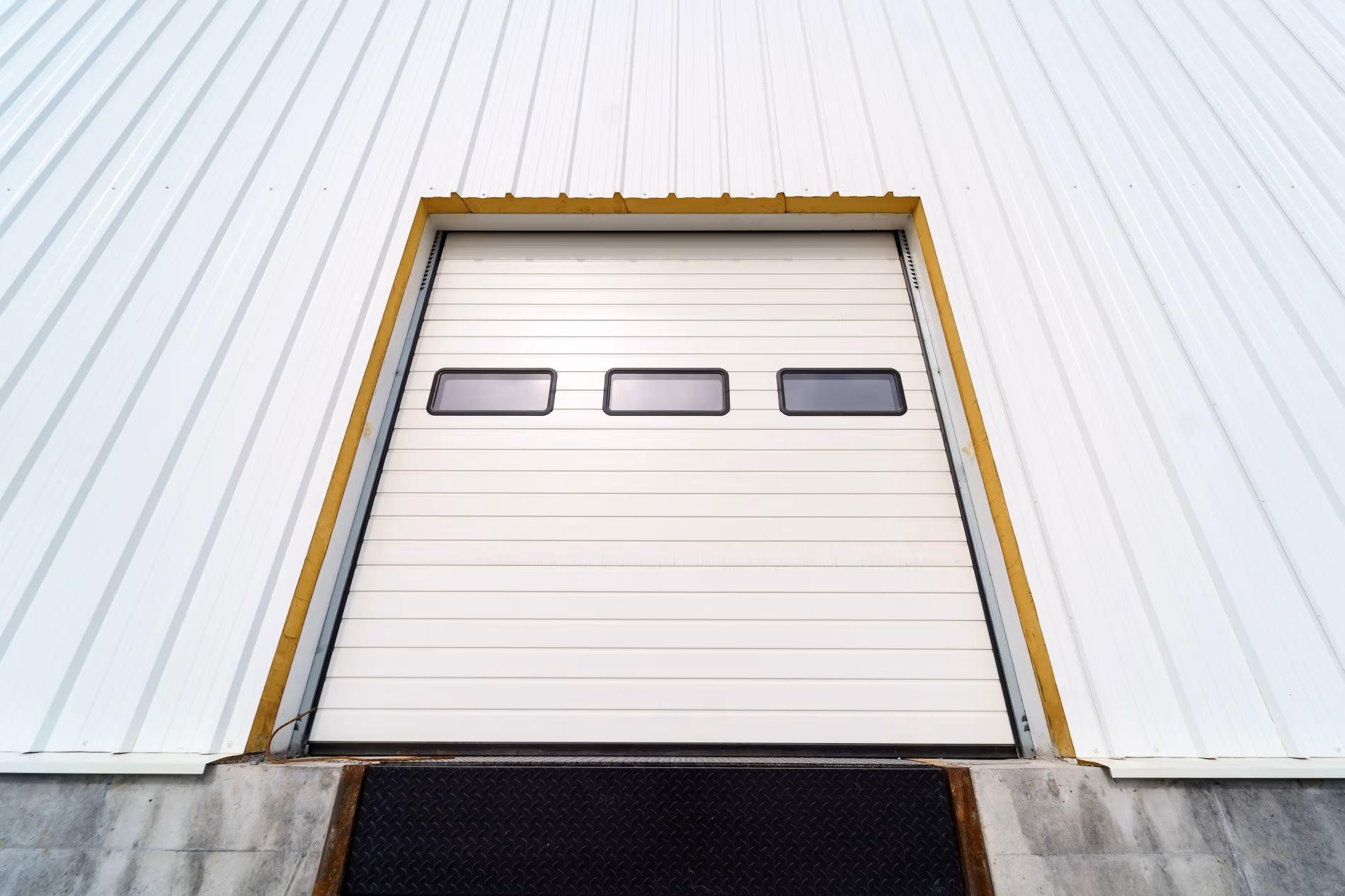 Porta sezionale per attività ed industrie